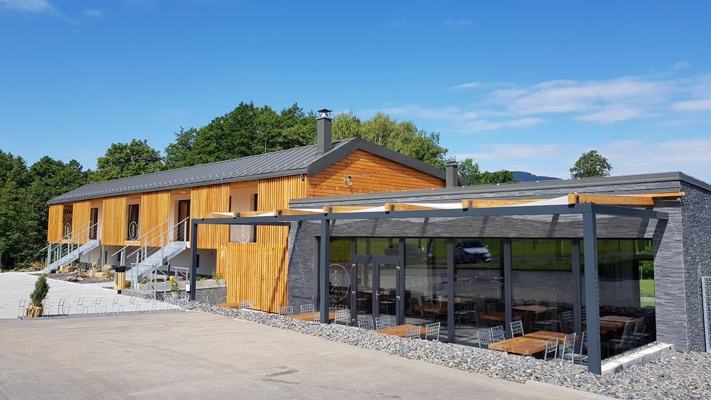 Ydykseb Hotel Frýdlant nad Ostravicí Bagian luar foto